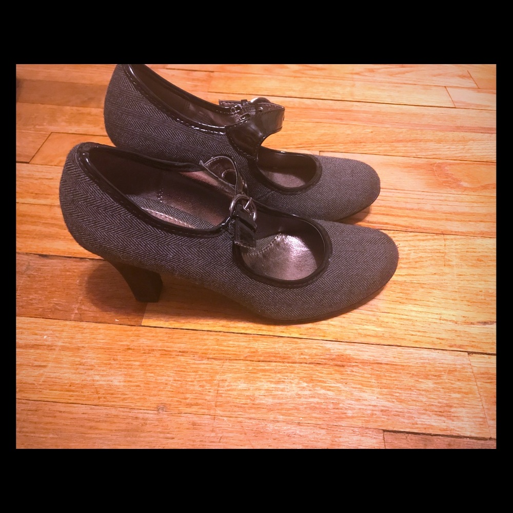 Worn once size 5.5